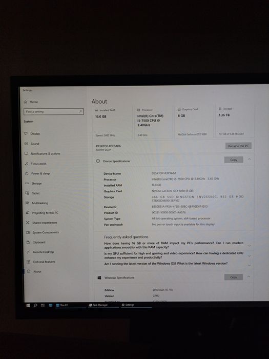 Vând unitate PC plus monitor!