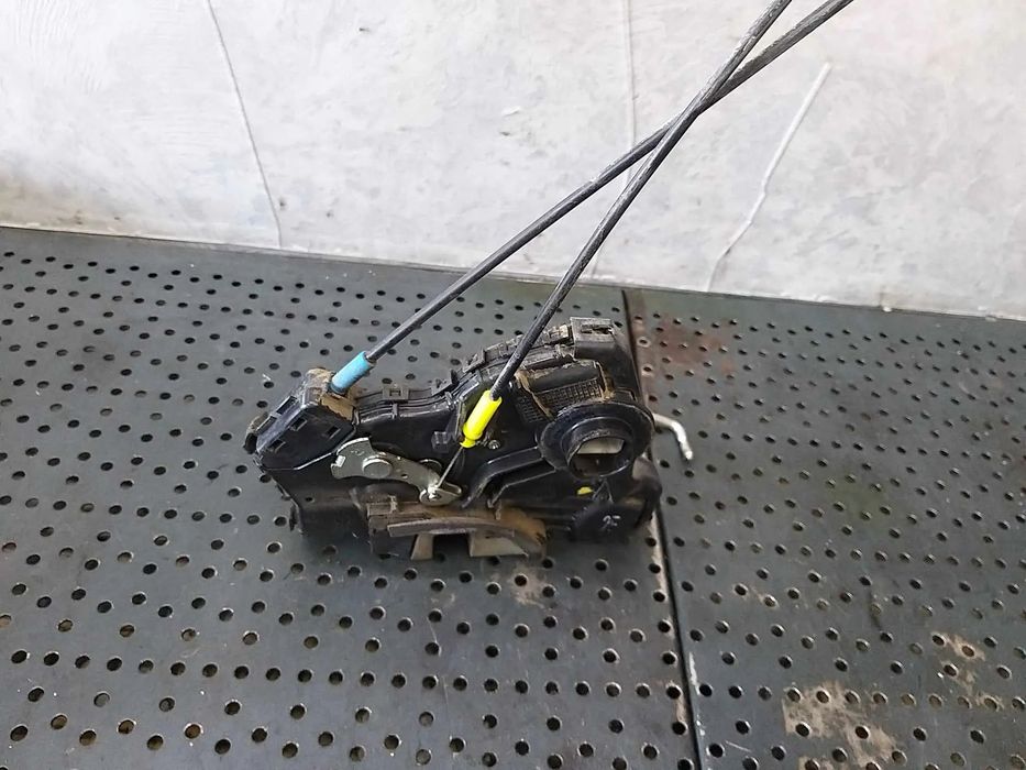 Broasca usa dreapta fata toyota auris e15