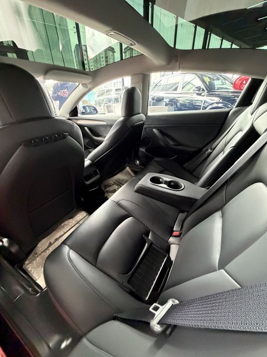 Tesla Model 3 2023 — 3