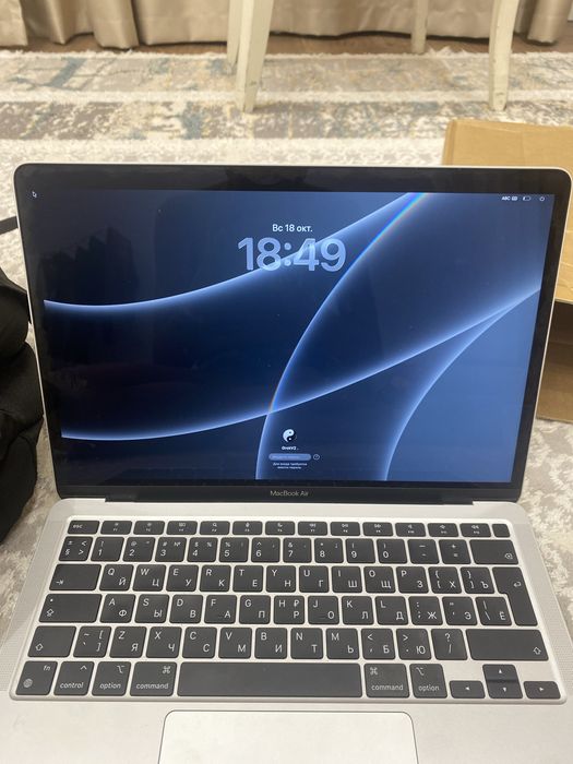 Macbook m1 256gb 8 gb 1 garant