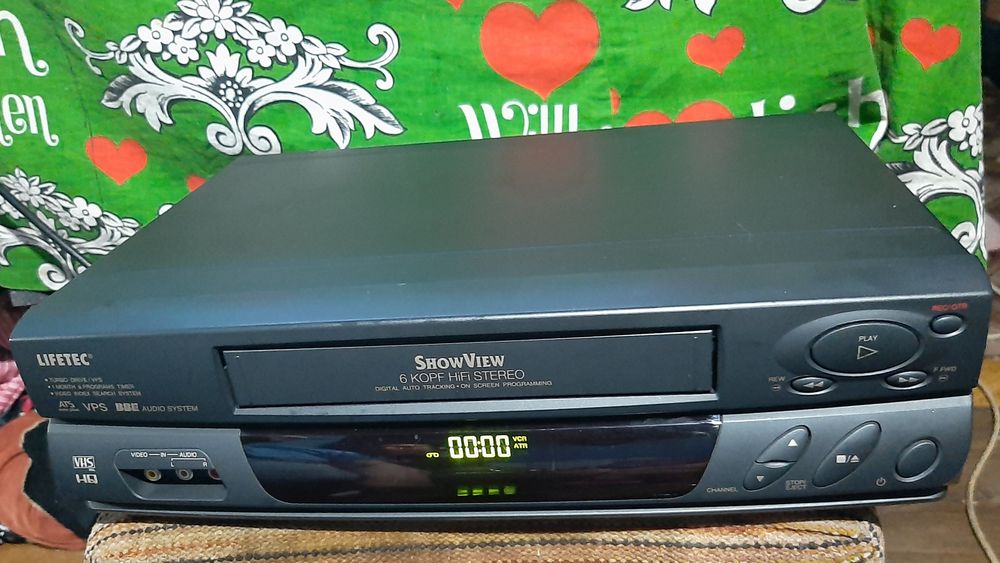 Vand videorecorder stereo 6 head în stare bună
