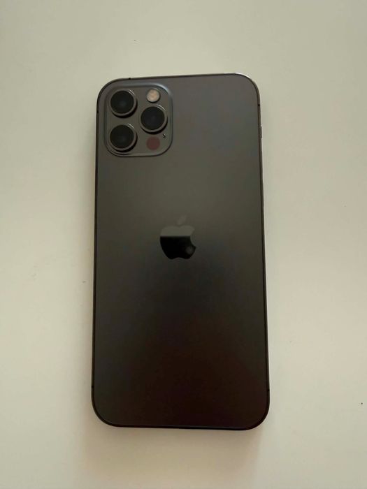 Телефон I pnone 12 pro запазен