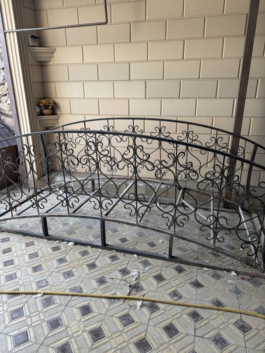 Продаётся железный мост с элементами ковки