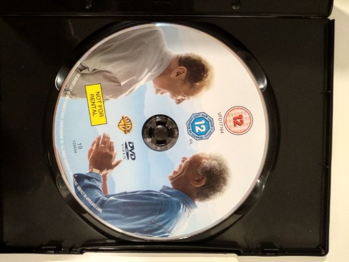 DVD-та - 'Банковият обир' и 'Ритни камбаната с финес'