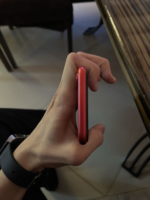 Iphone XR красный