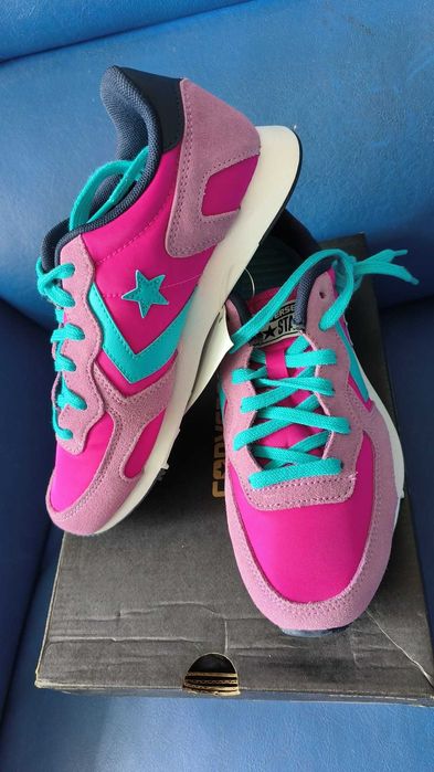 Converse Thunderbolt - 150 lei - NOU - 35.5 si 36