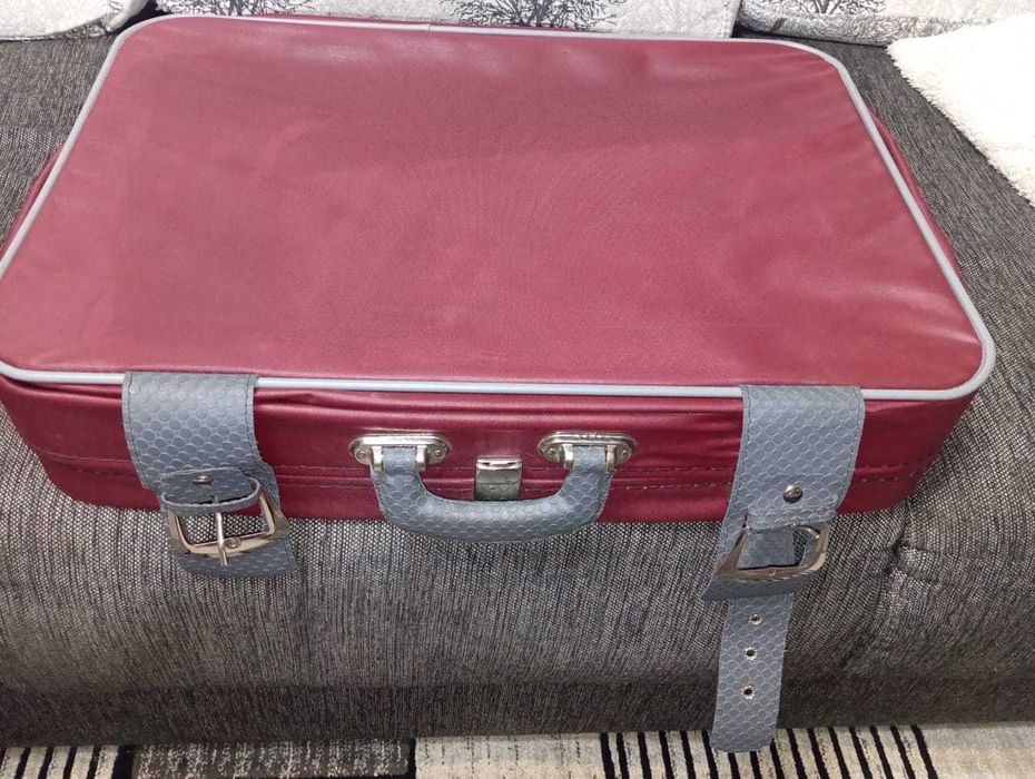 Чемодан б/у 60*40*20