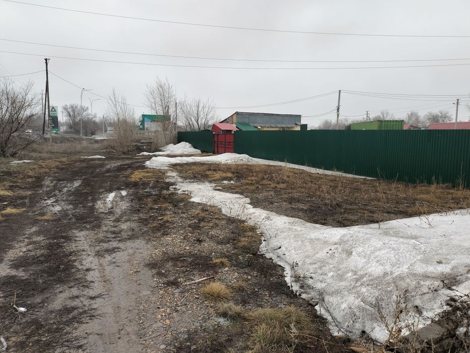 Продам коммерческий огороженный участок  .