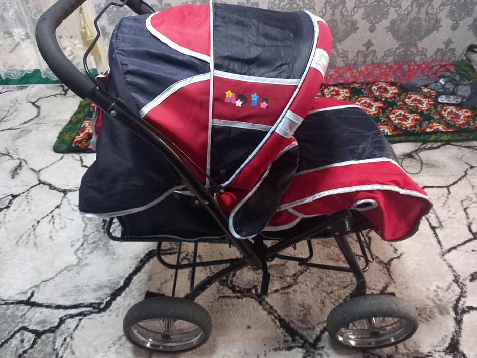 Bolalar kalyaskasi sotiladi