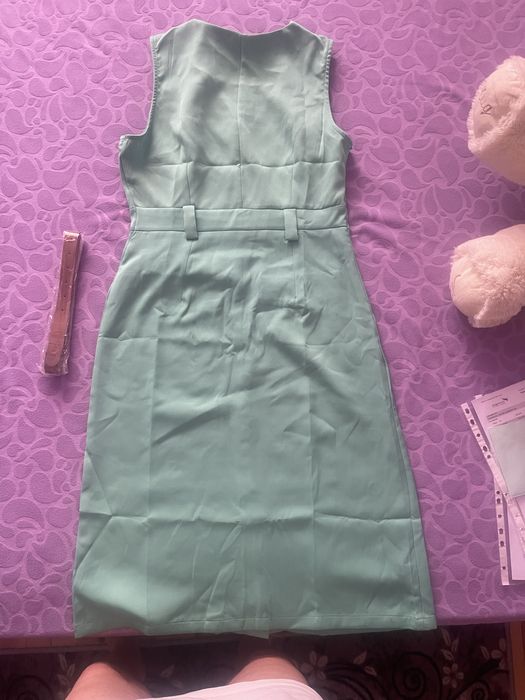 Елегантна рокля без ръкави