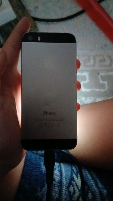 Айфон 5s продаю беті сынған аккумулятор бұда жоқ