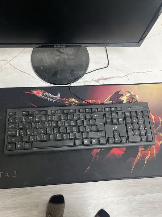 Монитор клавиатура коврик