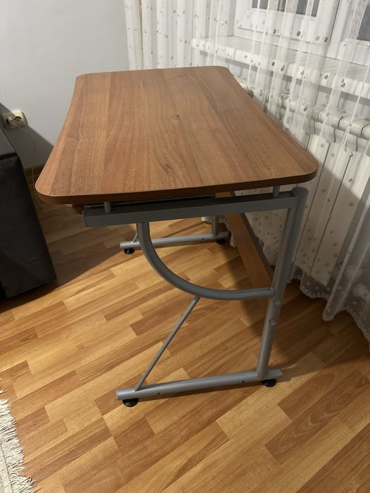 Стол компьютерный