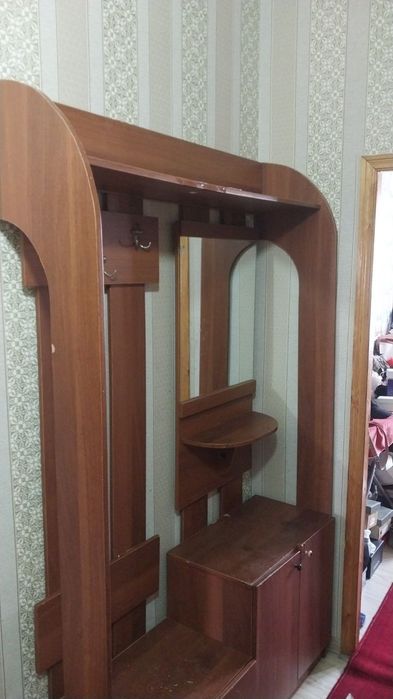 Prixojniy shkaf kvartirada yasheydiganlar uchun juda qulay