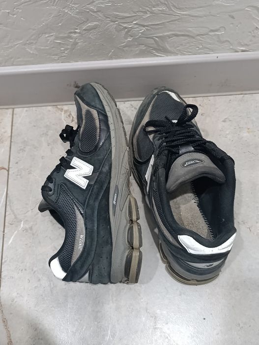 New Balance 2002R