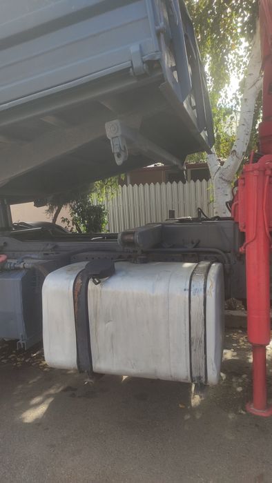 Vînd Mercedes Atego basculă cu macara 18tone