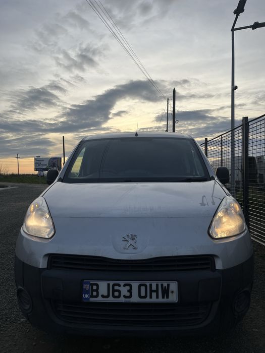 Vând Peugeot Partner