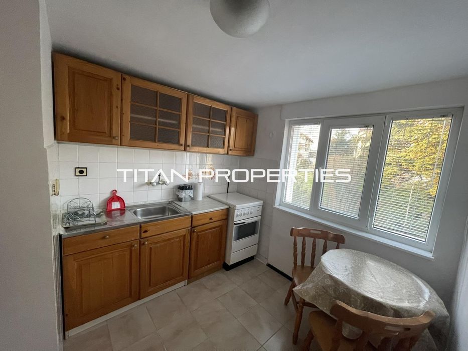 Дава се под наем Тристаен апартамент в Варна, м-т Траката - 80 кв.м за 500 € - Снимка #1