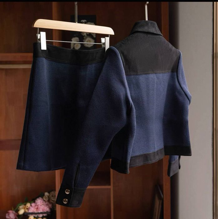 Синий костюм качественный