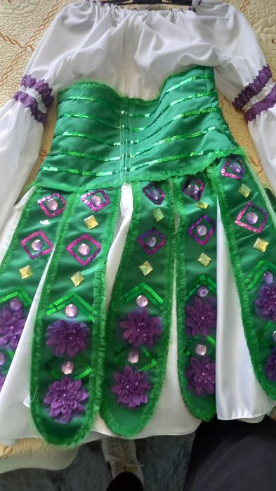Costum de dans romanesc/de caracter