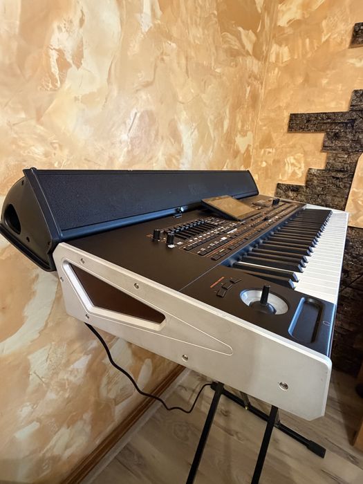 Korg pa4x+stativ+boxa pentru orga+husa!