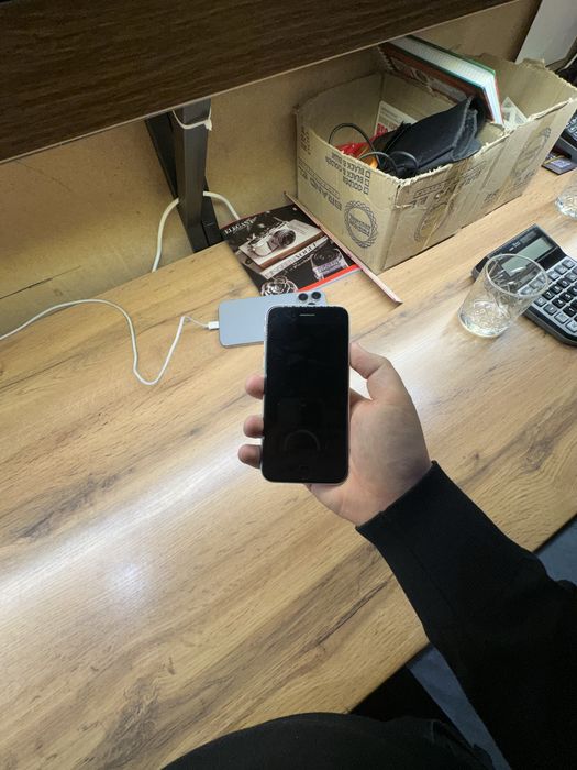 Iphone SE sotiladi xolati ideal