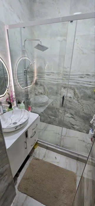 Квартира на Ц15 2/5/9 общ пл 65м с обстановкой