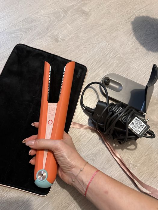 Placa Dyson noua fără fir