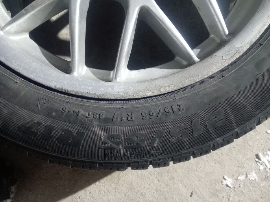 Продам шины с дисками на 17