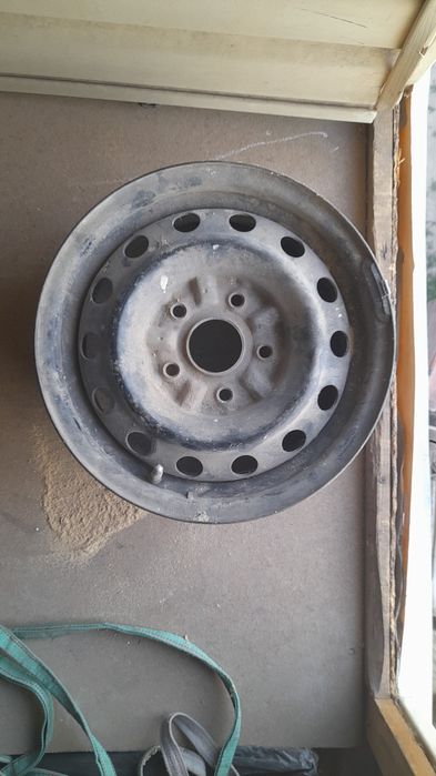 Продам железные диски на 15 диски ровные оригинал не Китай и не катане