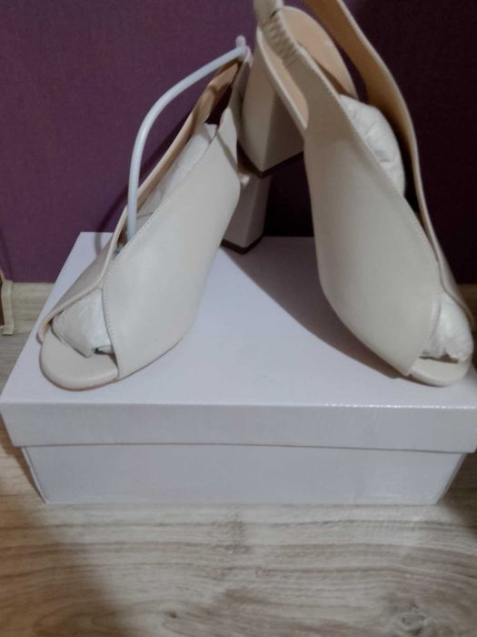 Дамски обувки естествен велур и естествена кожа