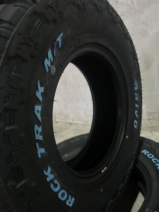 Нови джипови гуми ARIVO ROCK TRAK M/T 235/75R15 104/101Q БОРД 2357515