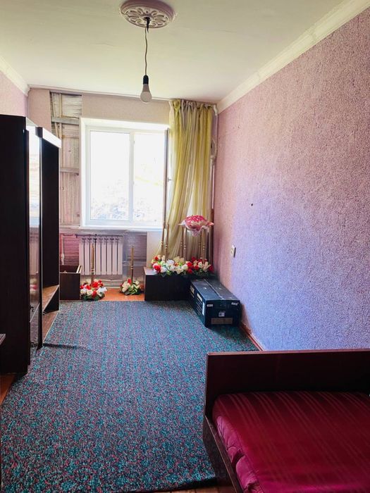 Чирчик шахрида 2х уй стилади октябрь бозорчани олдида 2 чи қават