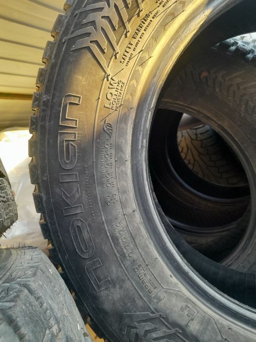 Продам зимние резины.