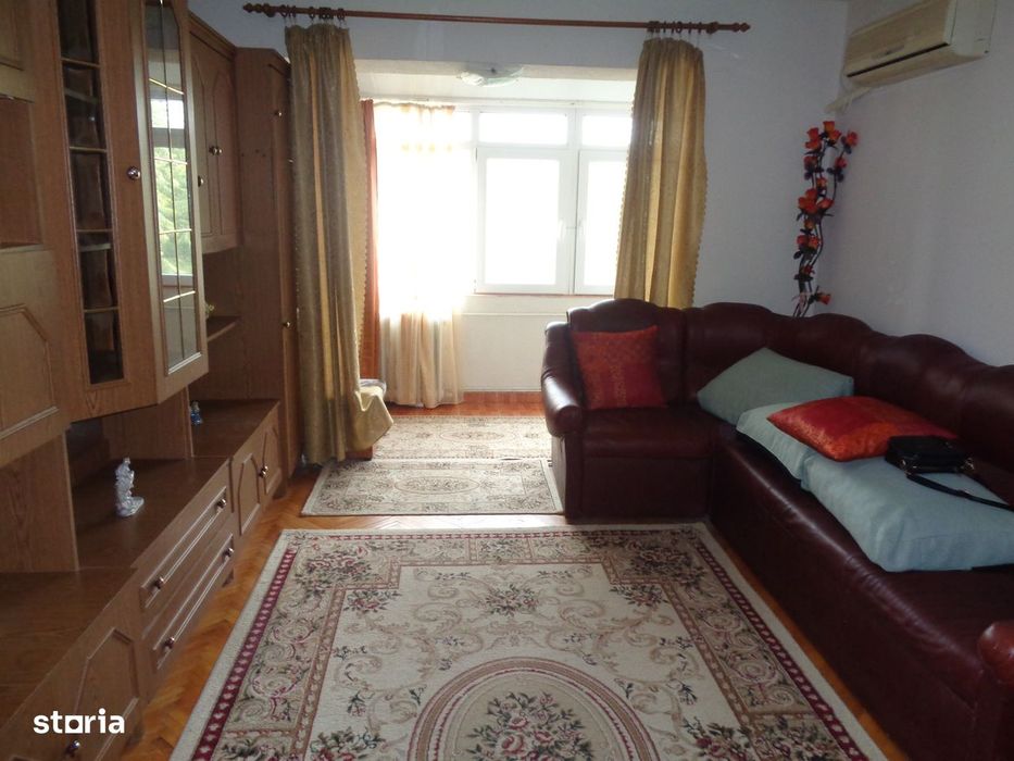 Apartament 2 camere, termoteca, baie cu geam, mobilat, utilat
