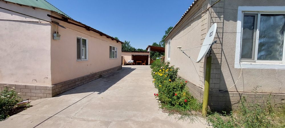 Продаются два больших дома