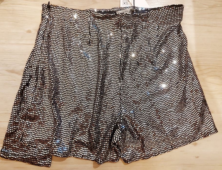 НОВИ Пола панталонки Zara размер Xs