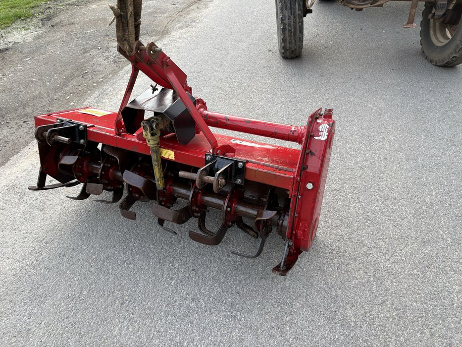 Freza de 1,25 dupa tractoare mici