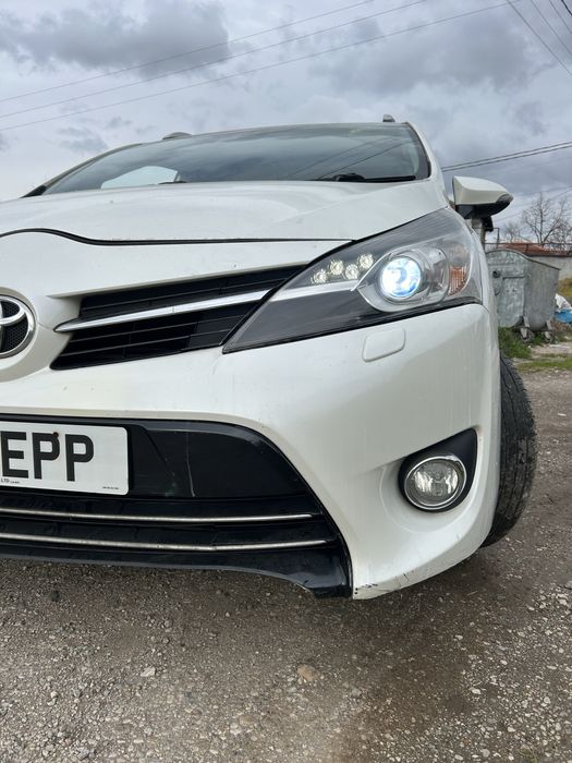 Toyota Verso 2.0 D-4D. 126кс.  Тойота Версо На !!!части!!! 2013г