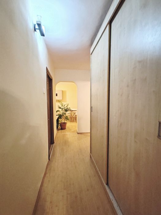 Închiriez apartament 3 camere 400 eur