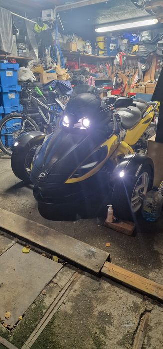 Vând schimb can am spyder bombardier