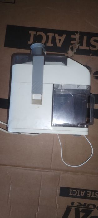 Storcător de fructe Lord