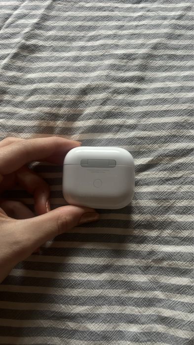 Airpods A2564/ 2021 3rd generation