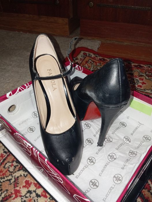 Туфли на шпильке