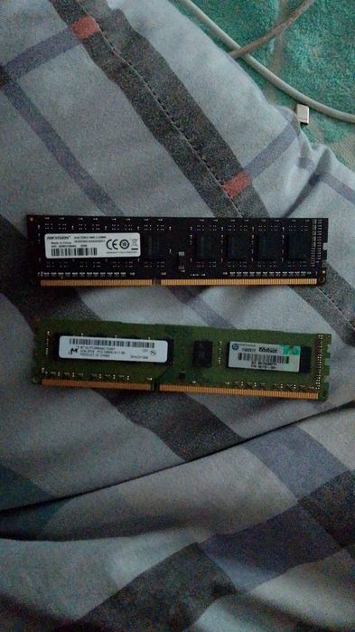 DDR 3 озу 2,4gb две планки сразу  1+1