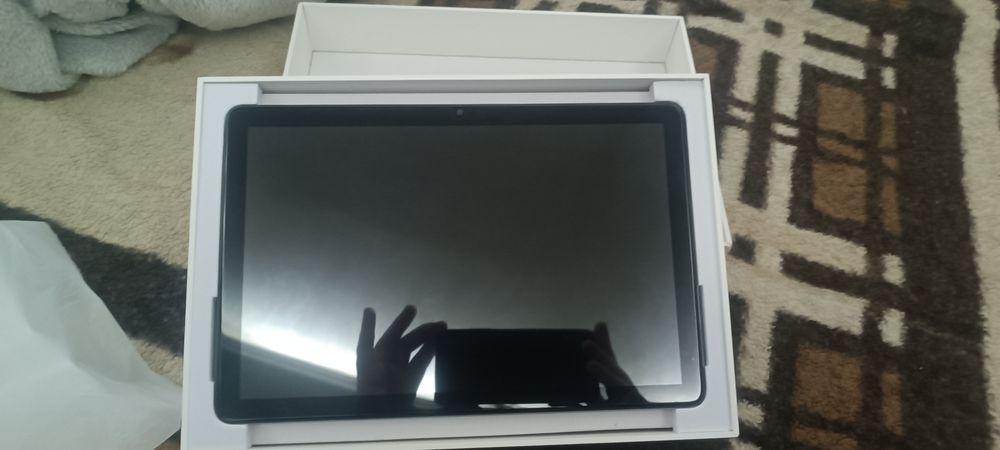 Продается планшет срочно!!