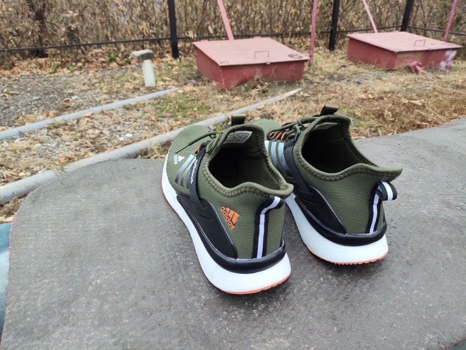 Кроссовки летние