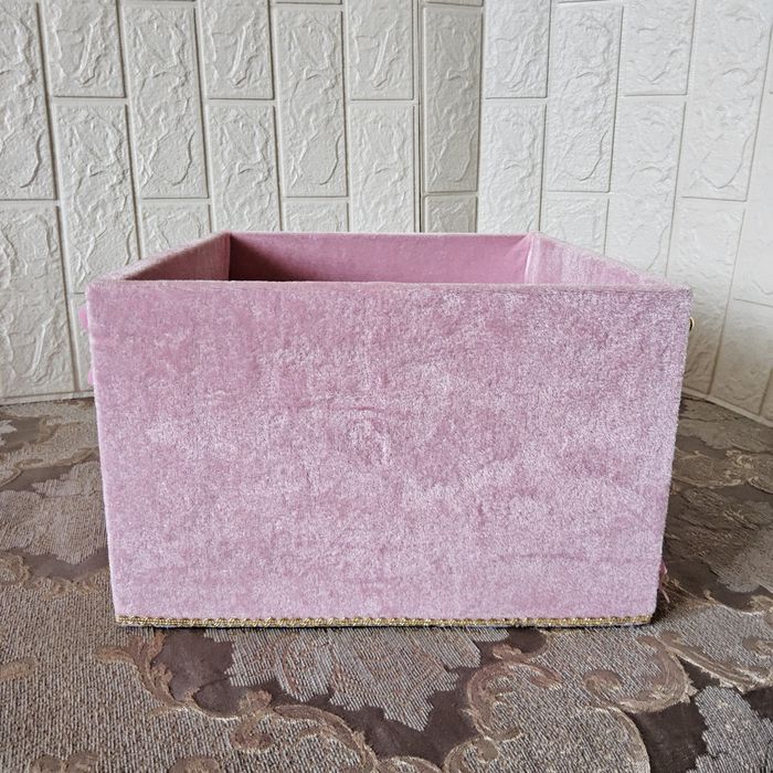 Подарочная коробка