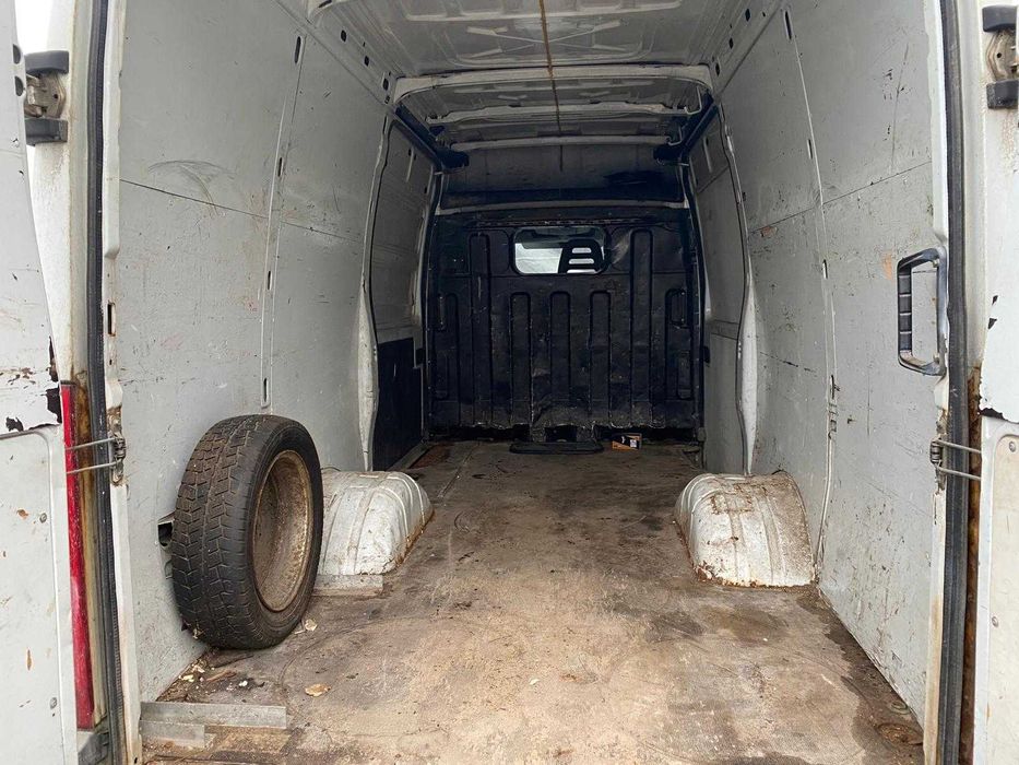 Iveco Daily 35C13 – 3,5 t, AC, tempomat, cârlig de remorcare (3,5 t)