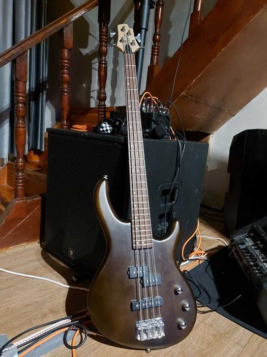 Бас гитара Cort б/у